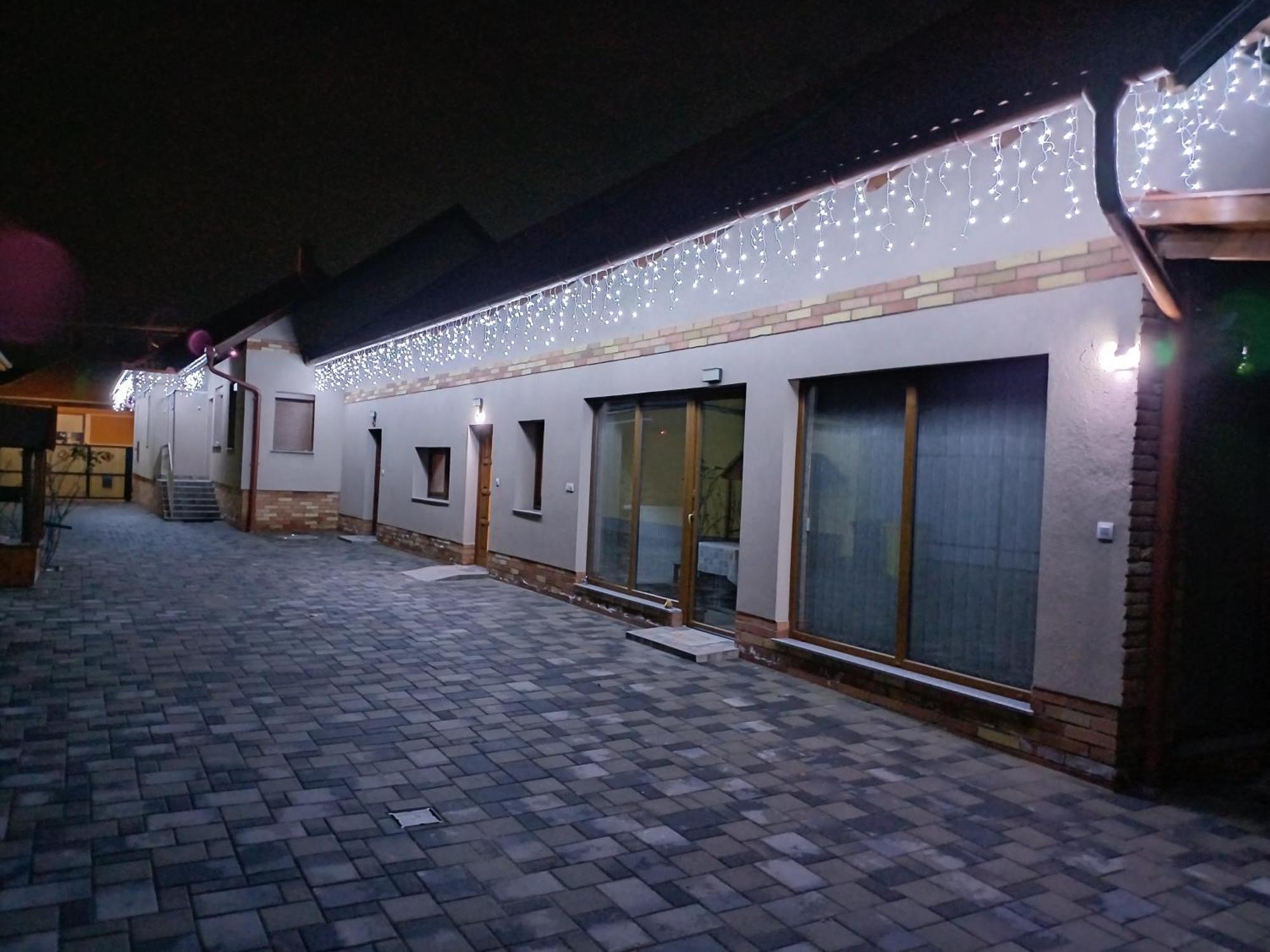 代姆延 Benige Vendeghaz酒店 外观 照片